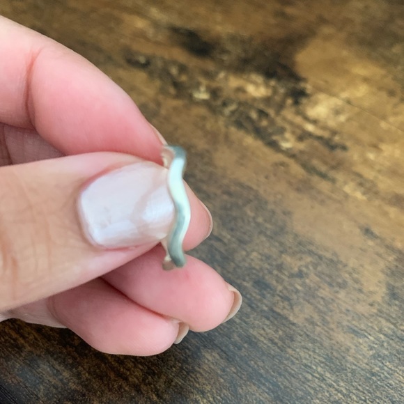 Sterling silver wavy ring! - Picture 6 of 8